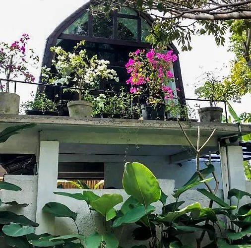 Private Auroville 1 *
